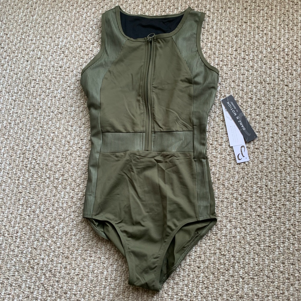 NWT DANZ N MOTION leotard
